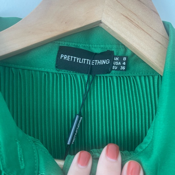 Pretty Little Thing Green Wide Leg Pants Sz 2 & Matching Button Down Shirt Sz 4 - Picture 3 of 4